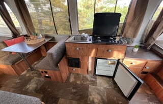 The Adventurer Pop Up Camper