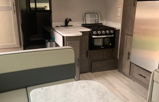 2022 Coachmen Leprechaun 260DS Ford 450, Sleeps 8
