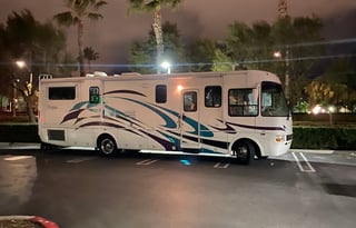 2005 Dolphin Motor Coach Dolphin A