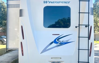 Get Out of Town 2022 Thor Windsport 34J