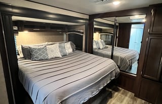 Gumpa's Getaway - Fully stocked and pet friendly!