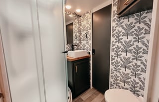 The Chic Chateau - Fully Stocked Luxe RV