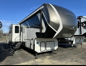 Keystone RV Alpine Avalanche 379BH