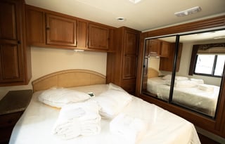 2013 Coachmen RV Leprechaun 317SA Ford 450