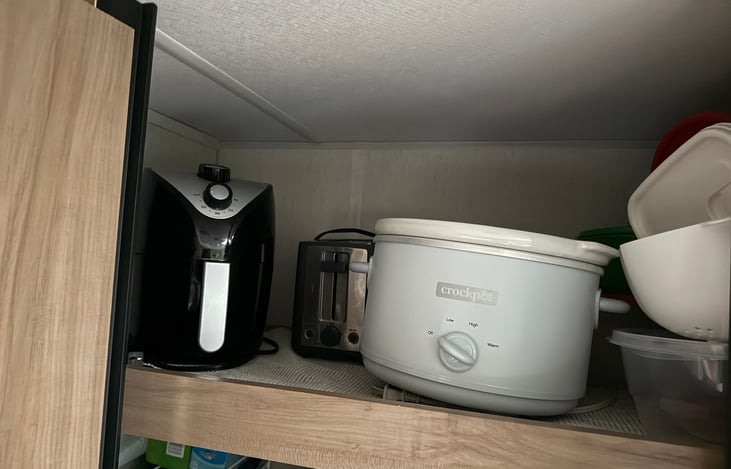 Air fryer, crock pot, toaster, blender