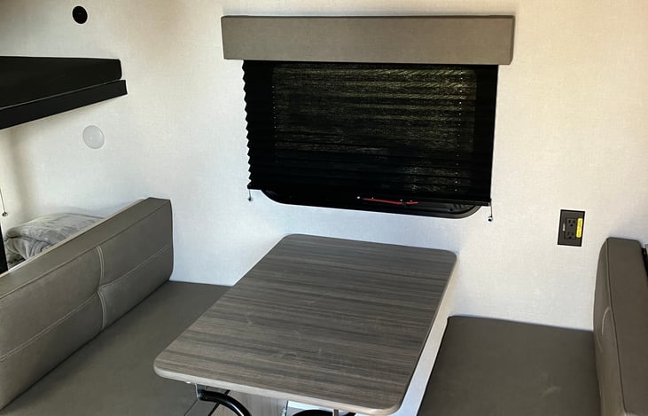 Convertable dinette