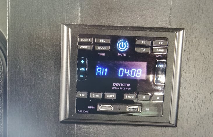 AM/FM Stereo Bloototh
