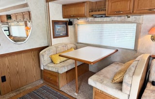 35ft Suncruiser Ready for Cruisin' in the Sun!