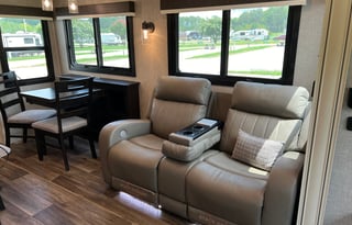 2022 Jayco Sleeps 8 Ready for your Next Adventure!