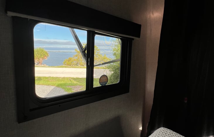 Have you ever imagined waken up with this view? 
That’s our master bedroom view ❤️