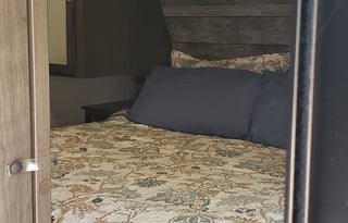 King Master, Fully Loaded Luxury, Turn-Key Ready!