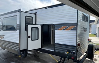 Pet Friendly, Family Friendly, Spacious and Ready!