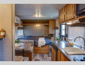 Keystone RV Summerland Mini 1800BH