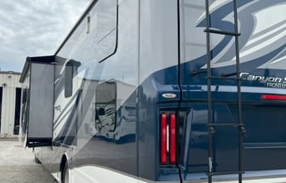 2021 Newmar Canyon Star 3927