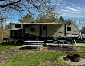 Coachmen RV Freedom Express 320BHDS