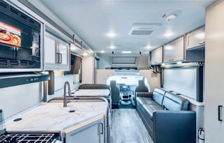 Fully Stocked, Sleeps 8, Super Clean & Comfy!