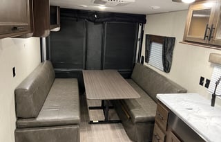 ToyHauler 2021 FR Cherokee Grey Wolf 26RR