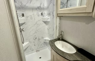 Clean&Comfortable 2023 Forest River Sunseeker LE