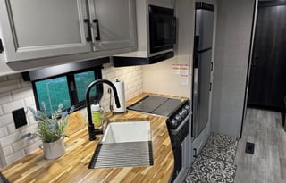 Glamping Good Times! - 2022 Jayco 38BHDS