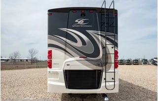 Class A Diesel Pusher bunkhouse w/ 2 full baths