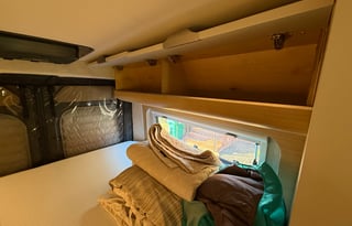 "WanderPop" - Luxury Off Grid Noovo Camper Van