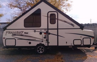 2017 Forest River RV Flagstaff Hard Side T21QBHW