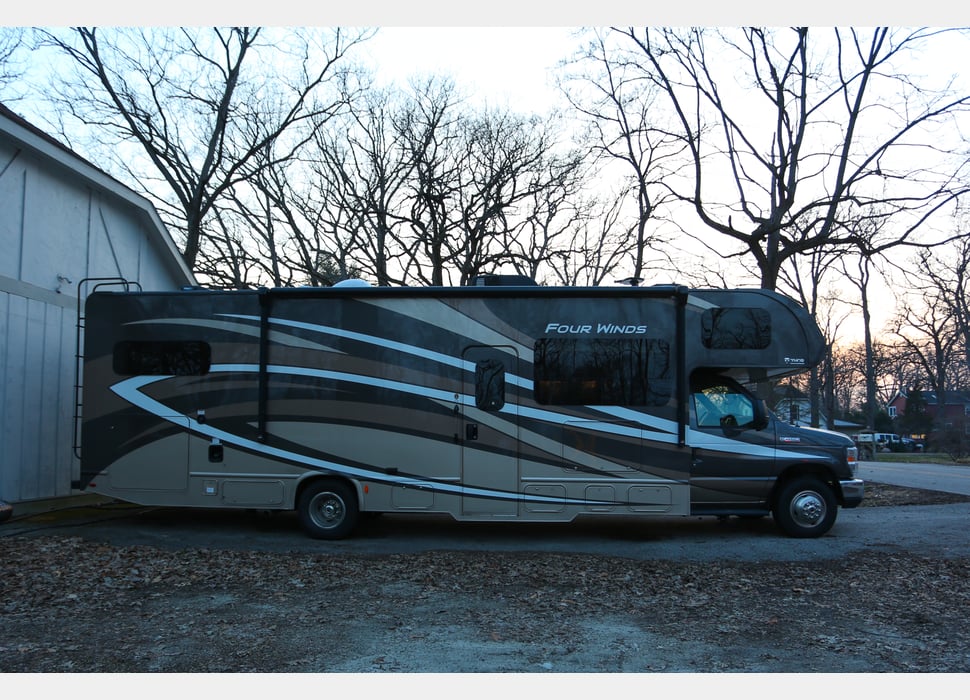Class C Motor Home rentals in Big Bend
