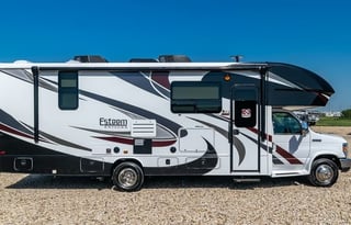 C19 *NEW* Entegra SLEEPS 8-STARLINK WiFi-MasterBed