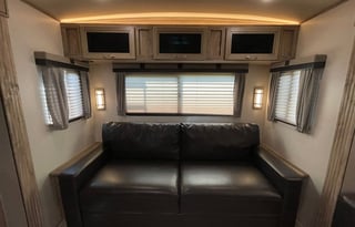 SOLAIRE 316RLTS - Huge Living Space with King Bed