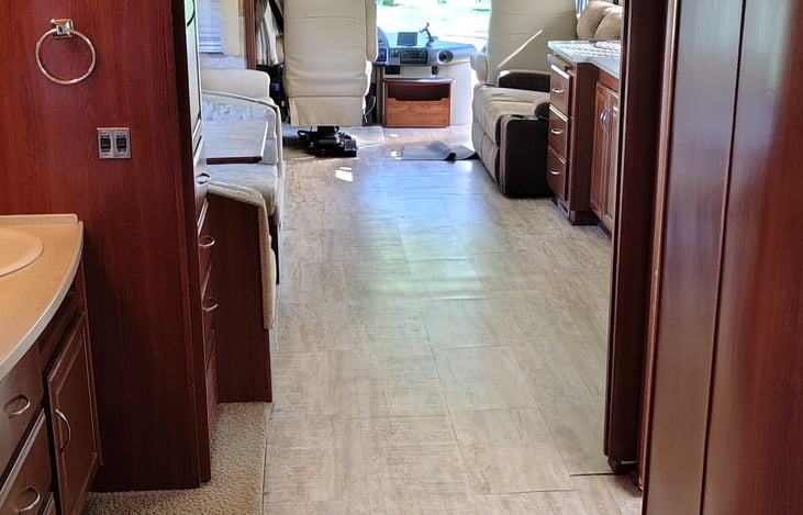 lots of open floor space over 400 sq feet