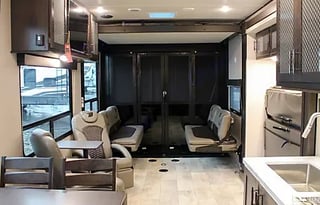 2022 Grand Design Momentum G-Class 30G