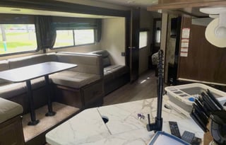 Cherokee Grey Wolf with bunks!
