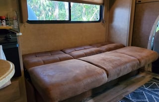 2016 Coachmen RV Freelander 32BH Ford 450