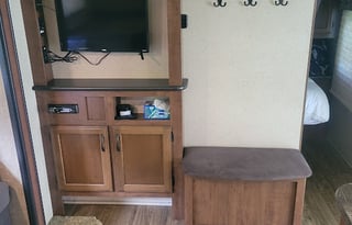 MOJO's Spacious Jayco Jayflight