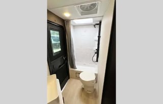 Bunkhouse RV Rental | Sleeps 8 | Outdoor Kitchen