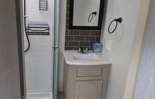 2024 Salem: Spacious Kitchen & Hidden Guest Room