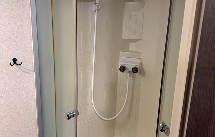 Roomy shower