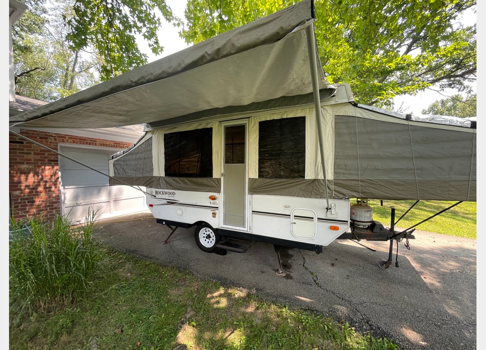 Pop-up Camper rentals in Xenia