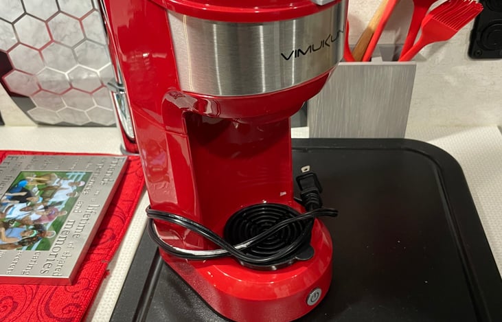 This single serve coffee/hot chocolate maker can use your purchased k-type pods.