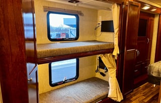 Glamping Fun: Mirada 35BH Class A w/ 2 Bathrooms