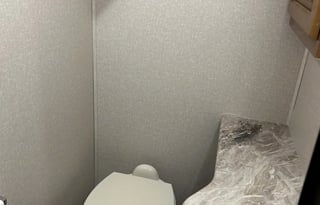 Pocket-Friendly Paradise: Spacious + 125 Miles