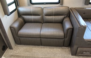 LUXURY-AUTO LEVELING-FREE INS-TOP RATED- DIAMOND O