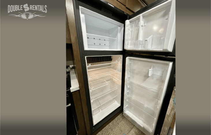 Plenty of Room in the Refrigerator/Freezer for All Those Delicious Meals and Beverages