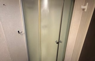 Plush & Roomy 26' RV FOR TWO! (Can Sleep 3)