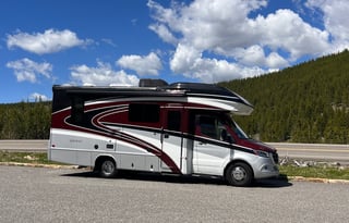 2024 Luxury Mercedes-Benz Entegra Qwest