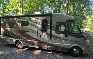 2013 Winnebago - VIA 25Q - Mercedes Diesel