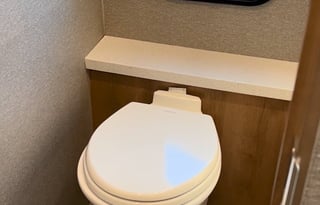 2019 Fleetwood RV Discovery 38W - Sleeps 8