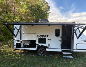 CrossRoads RV Sunset Trail SS188BH