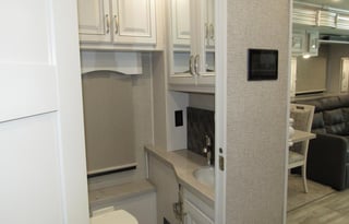 Experience Ultimate Luxury 2025 Discovery LXE!