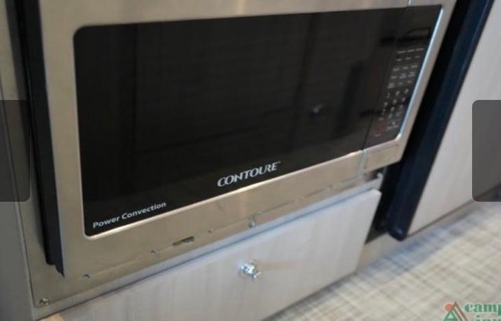 Microwave, convection oven, and air fryer combo